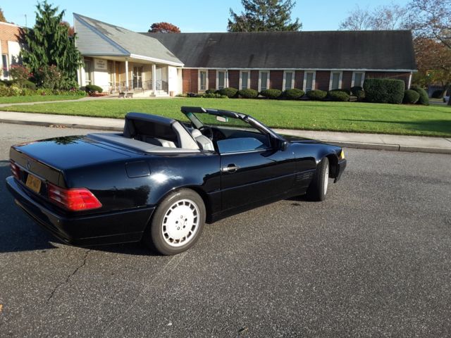 1990 Black Mercedes-Benz 500-Series Convertible
