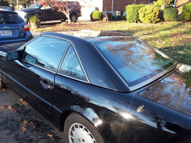 1990 Black Mercedes-Benz 500-Series Convertible