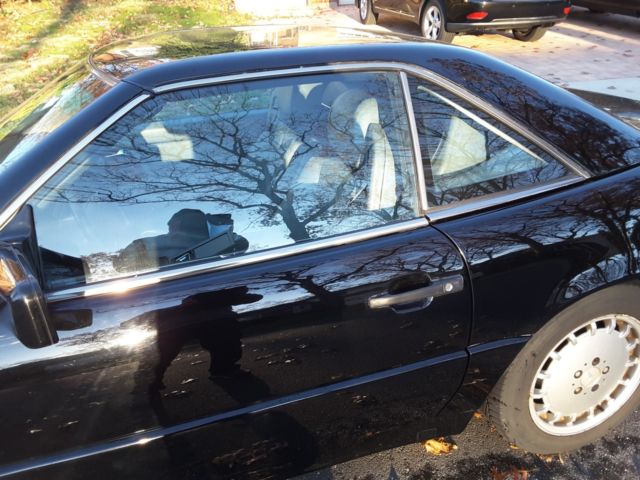 1990 Black Mercedes-Benz 500-Series Convertible