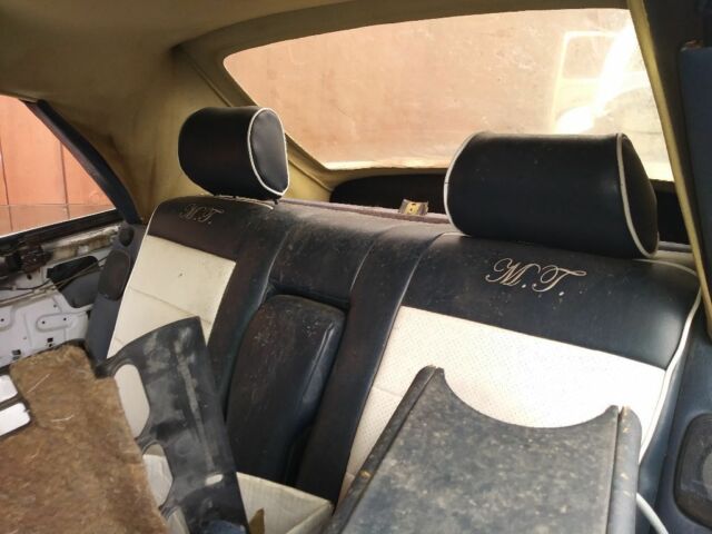 1989 White Mercedes-Benz S-Class Convertible