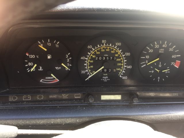 1986 Silver Mercedes-Benz 190-Series 4 door sedan