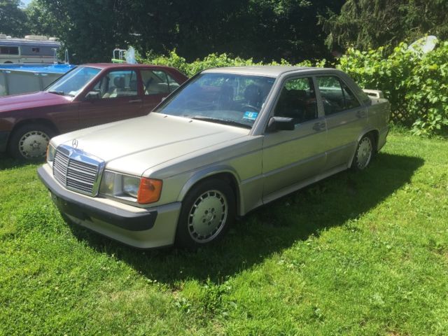 1986 Silver Mercedes-Benz 190-Series 4 door sedan