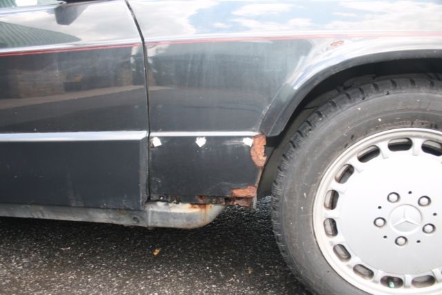 1986 Black Mercedes-Benz 190-Series Sedan