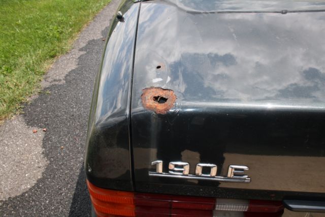 1986 Black Mercedes-Benz 190-Series Sedan