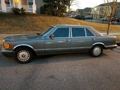 1988 Gray Mercedes-Benz SL-Class Sedan