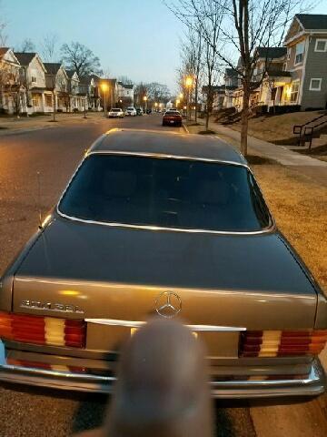 1988 Gray Mercedes-Benz SL-Class Sedan