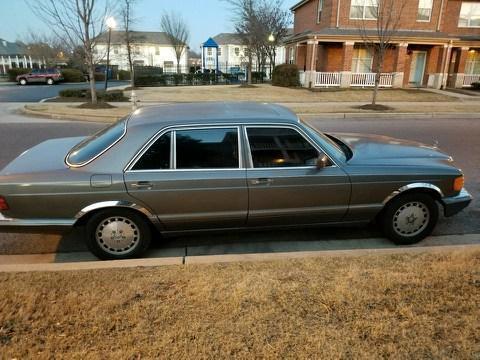 1988 Gray Mercedes-Benz SL-Class Sedan