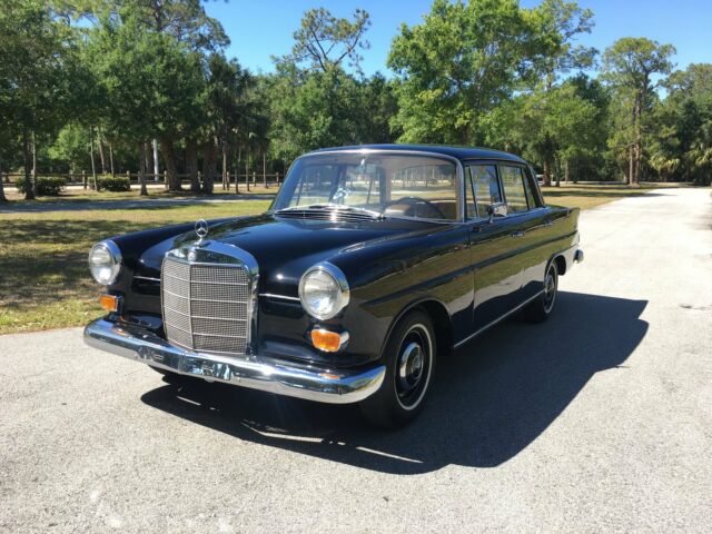 1967 Black Mercedes-Benz 200-Series Sedan
