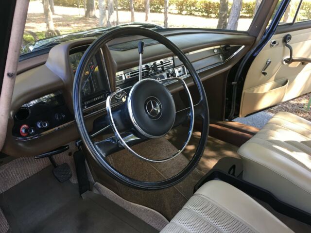 1967 Black Mercedes-Benz 200-Series Sedan