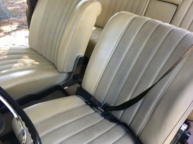 1967 Black Mercedes-Benz 200-Series Sedan