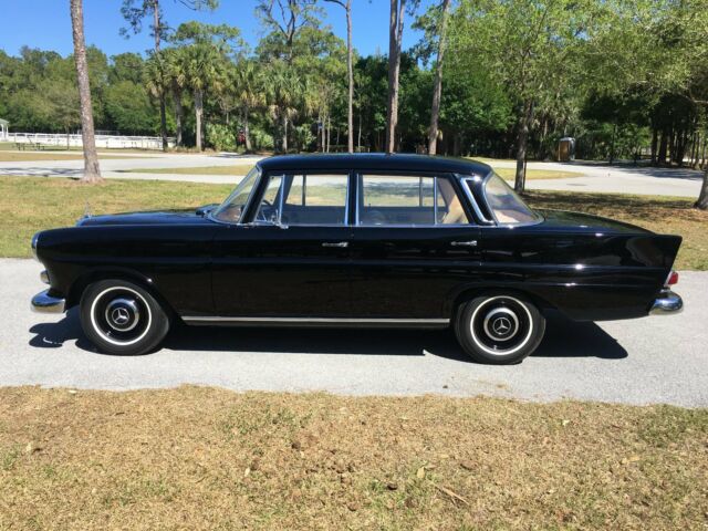 1967 Black Mercedes-Benz 200-Series Sedan