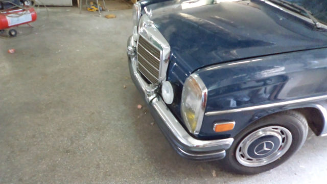 1971 Mercedes-Benz 200-Series Sedan