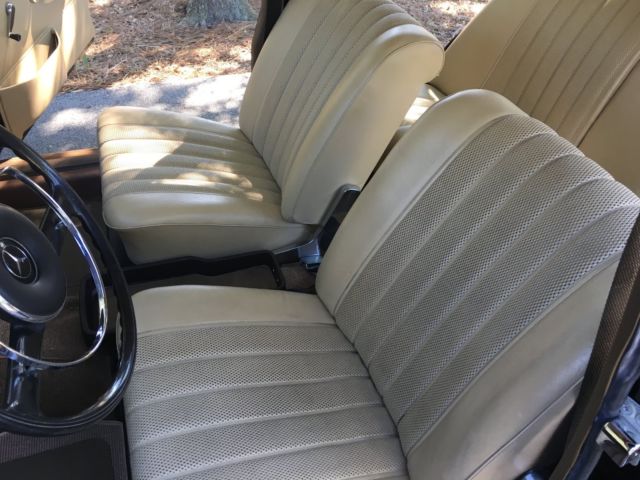 1967 Black Mercedes-Benz 200-Series Sedan