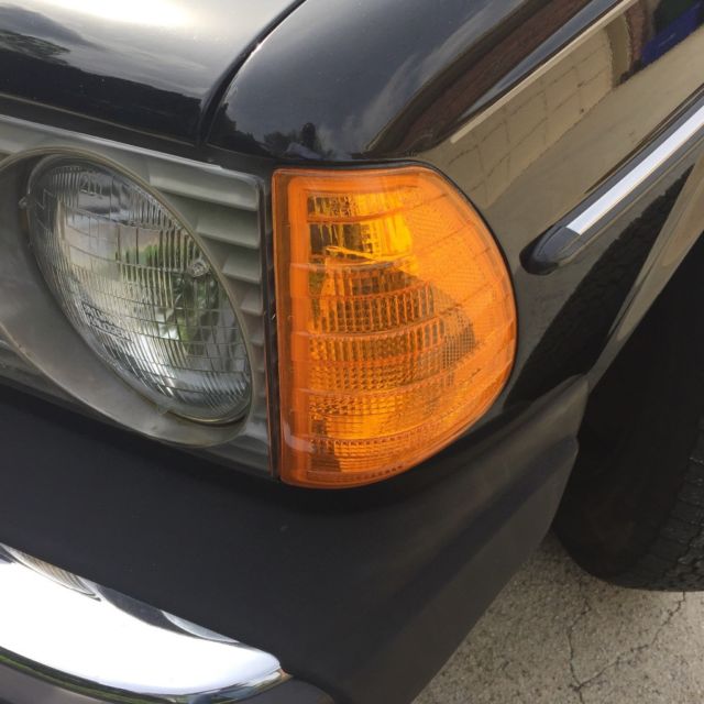 1981 Black Mercedes-Benz 200-Series Sedan