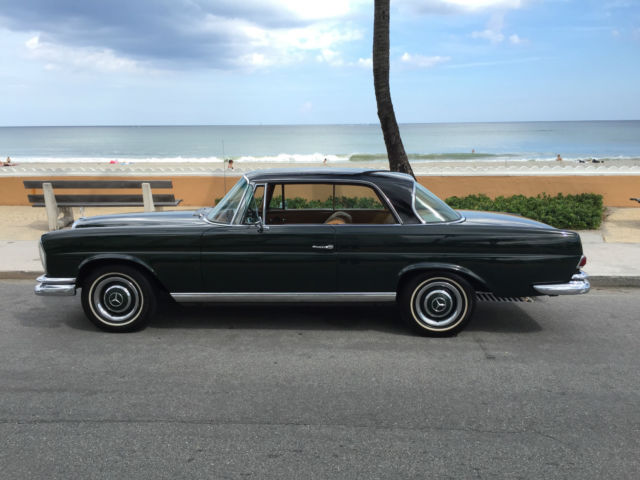 1967 Green/Black Mercedes-Benz 200-Series Coupe