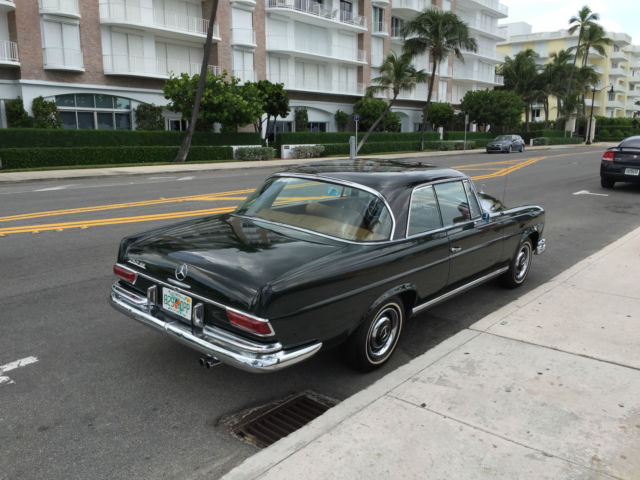 1967 Green/Black Mercedes-Benz 200-Series Coupe