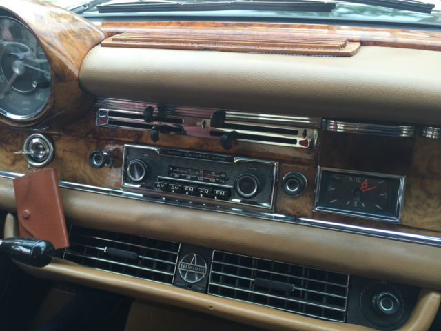 1967 Green/Black Mercedes-Benz 200-Series Coupe