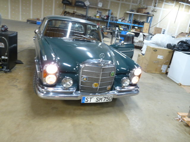 1968 Green Mercedes-Benz 200-Series Coupe