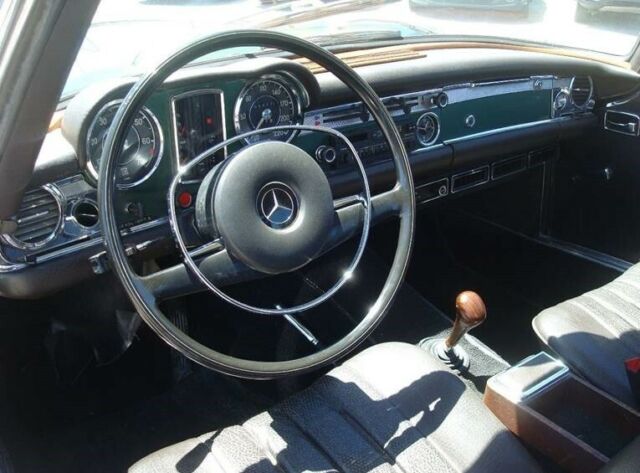 1970 Light Beige Mercedes-Benz SL-Class Convertible