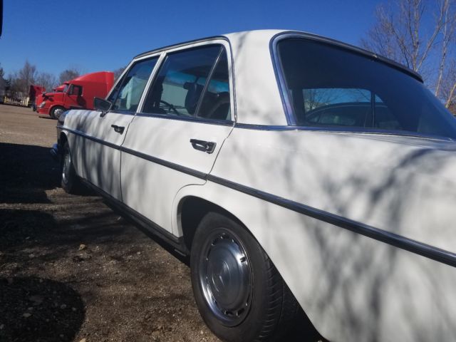 1969 Mercedes-Benz 200-Series