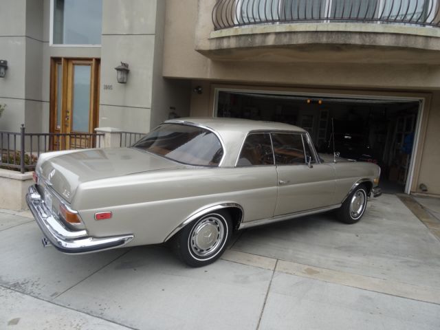 1971 Champagne Mercedes-Benz 200-Series Coupe