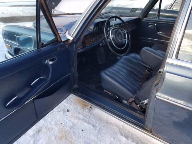 1971 Mercedes-Benz 200-Series