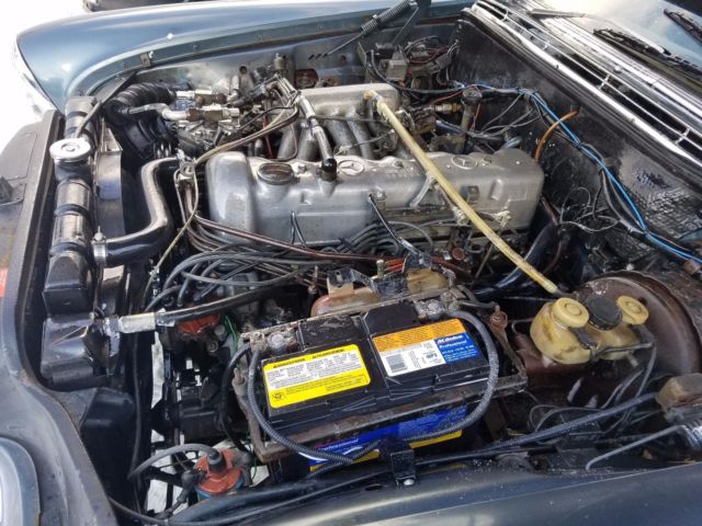 1971 Mercedes-Benz 200-Series