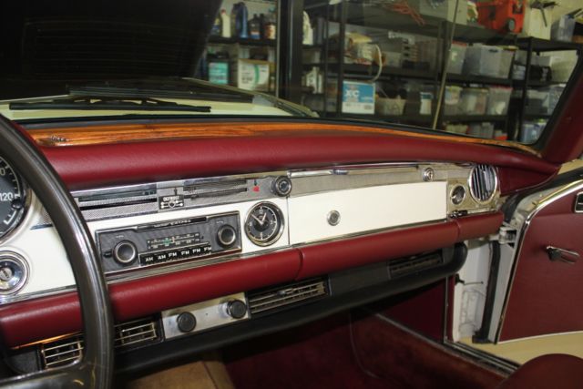 1978 White Mercedes-Benz SL-Class Convertible