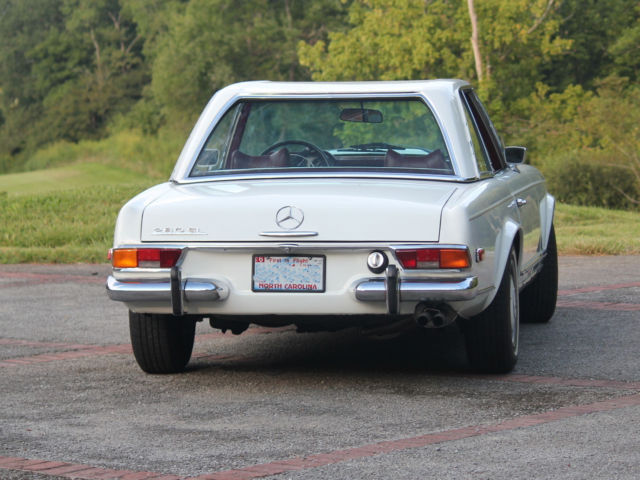 1978 White Mercedes-Benz SL-Class Convertible