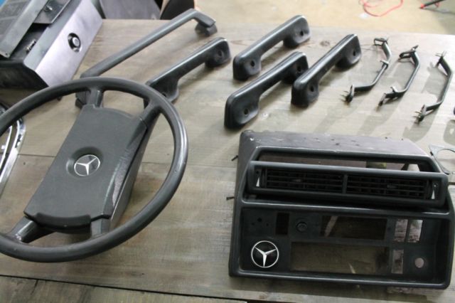 1984 Black Mercedes-Benz G-Class