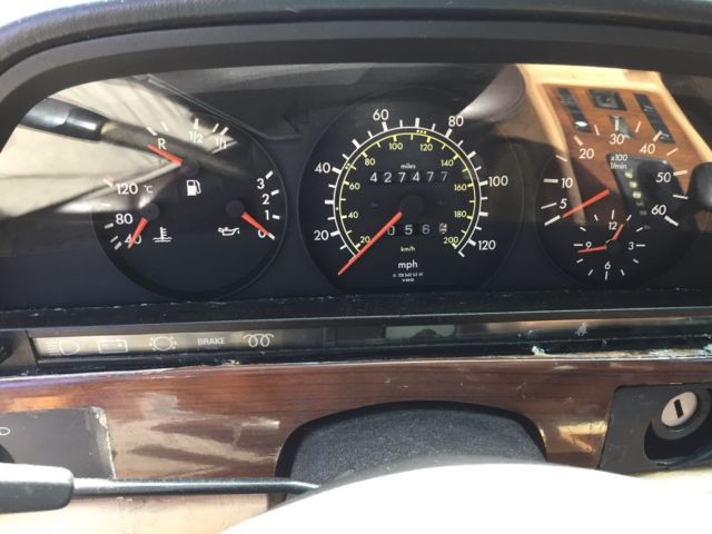 1984 Black Mercedes-Benz 300-Series Sedan