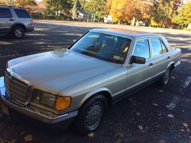1991 silver smoked Mercedes-Benz 300-Series Sedan