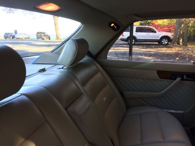 1991 silver smoked Mercedes-Benz 300-Series Sedan