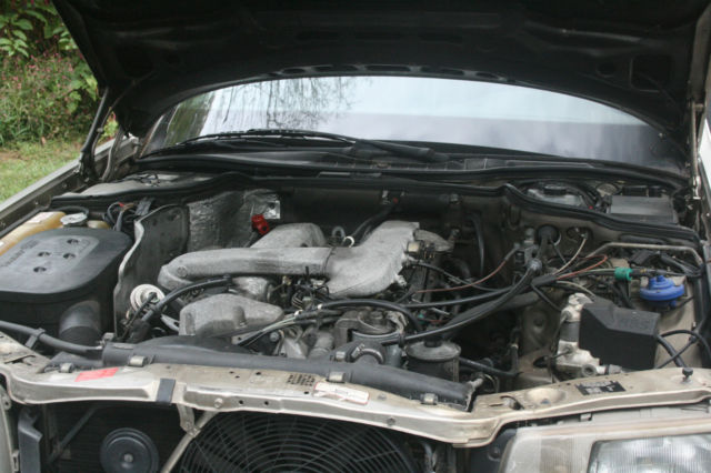 1986 Silver Mercedes-Benz 300-Series Sedan