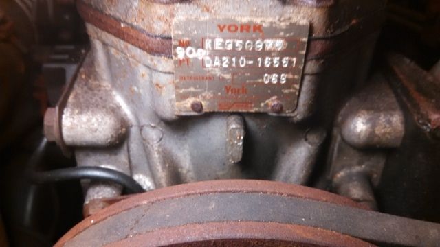 1969 Dark Green Mercedes-Benz 300-Series 4 door