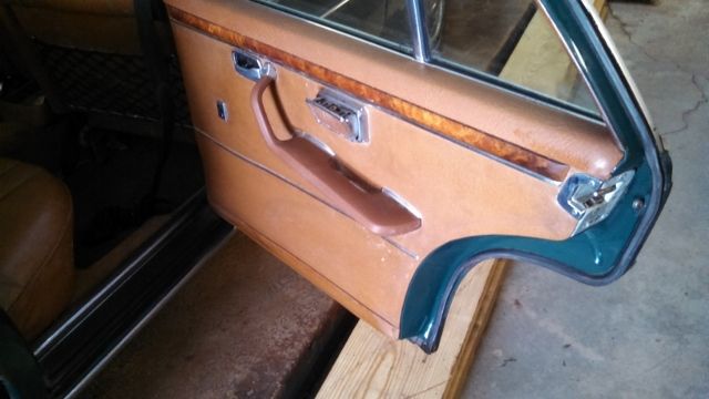 1969 Dark Green Mercedes-Benz 300-Series 4 door