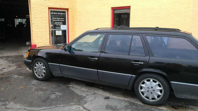 1994 Black Mercedes-Benz 300-Series Wagon