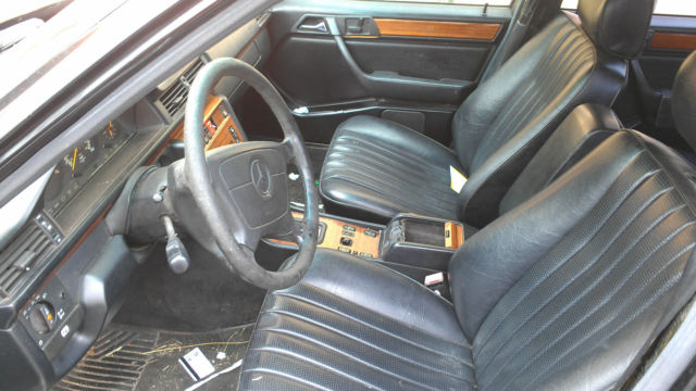 1994 Black Mercedes-Benz 300-Series Wagon