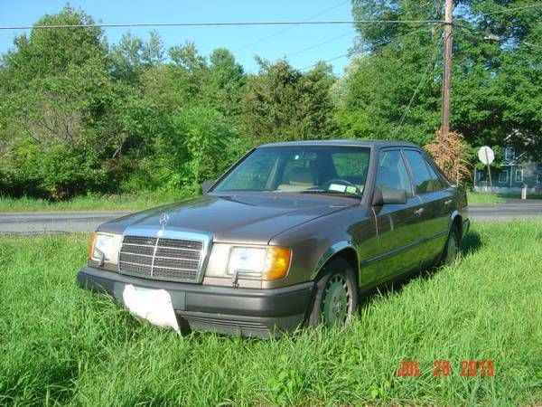 1987 Brown Mercedes-Benz 300-Series Sedan