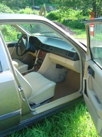 1987 Brown Mercedes-Benz 300-Series Sedan