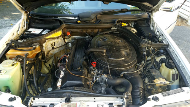 1992 White Mercedes-Benz 300-Series Wagon