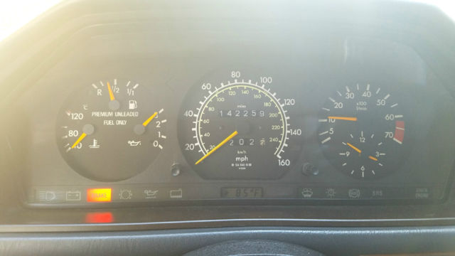 1992 White Mercedes-Benz 300-Series Wagon