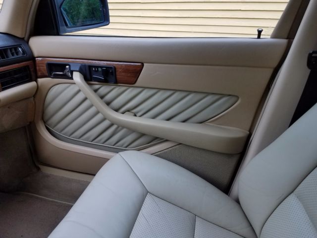 1991 Gray Mercedes-Benz 300-Series Sedan