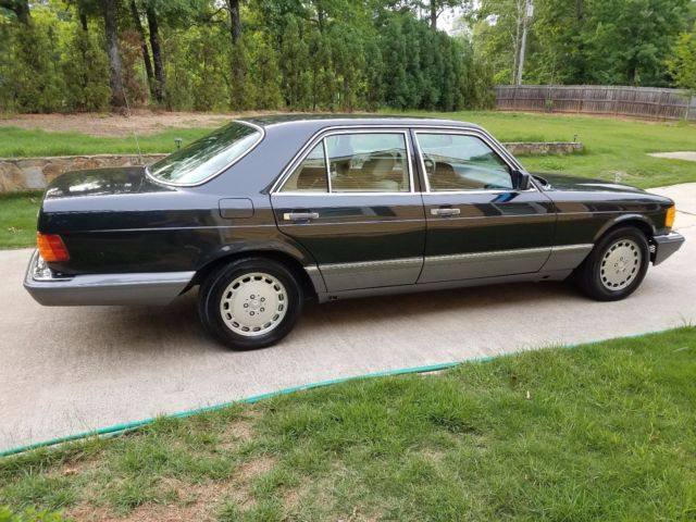 1991 Gray Mercedes-Benz 300-Series Sedan