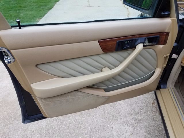 1991 Gray Mercedes-Benz 300-Series Sedan