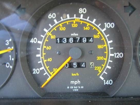 1991 White Mercedes-Benz 300-Series Sedan