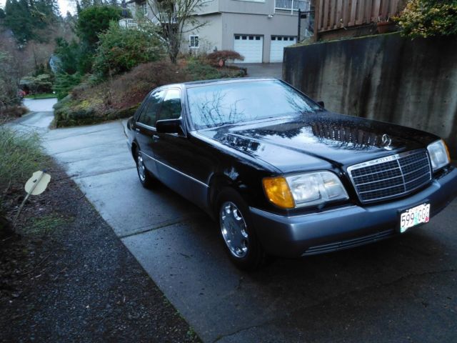 1992 Black Mercedes-Benz S-Class Sedan