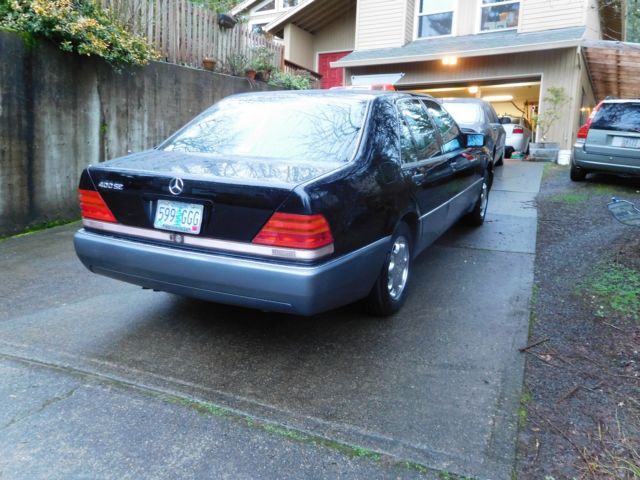 1992 Black Mercedes-Benz S-Class Sedan