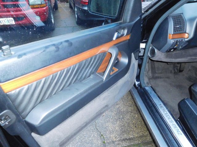 1992 Black Mercedes-Benz S-Class Sedan