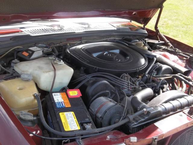 1979 MAROON Mercedes-Benz 400-Series Sedan